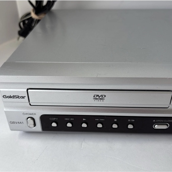 Goldstar GBV441 VCR/DVD Combo  VHS Recorder & DVD Player (No Remote) Works! - Picture 2 of 12